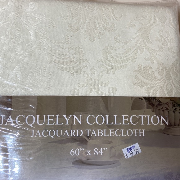 NWT Jacquelyn Collection Table Cloth 60 x 84 - Picture 2 of 4